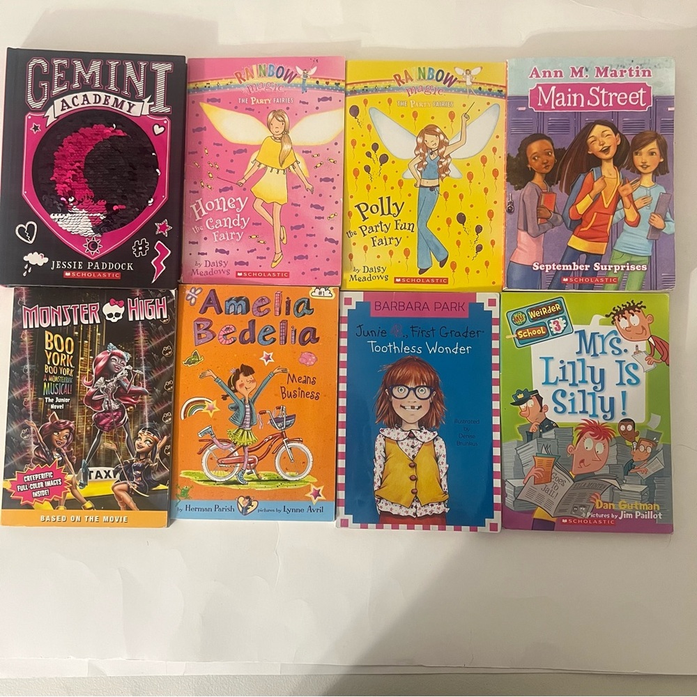 8 Gently used books